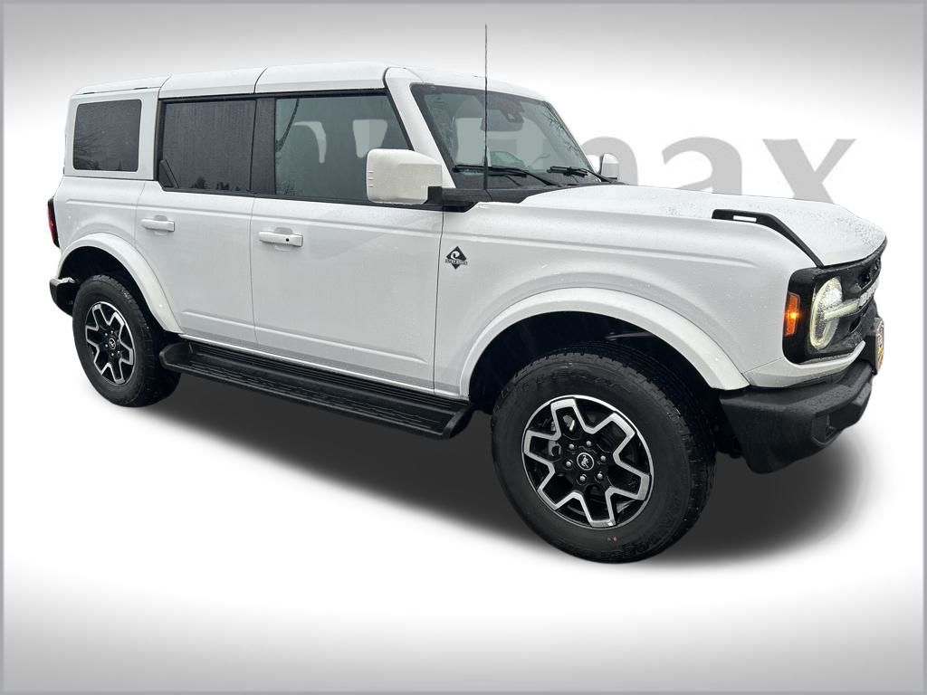 2025 Ford Bronco 4-Door Outer Banks's photo