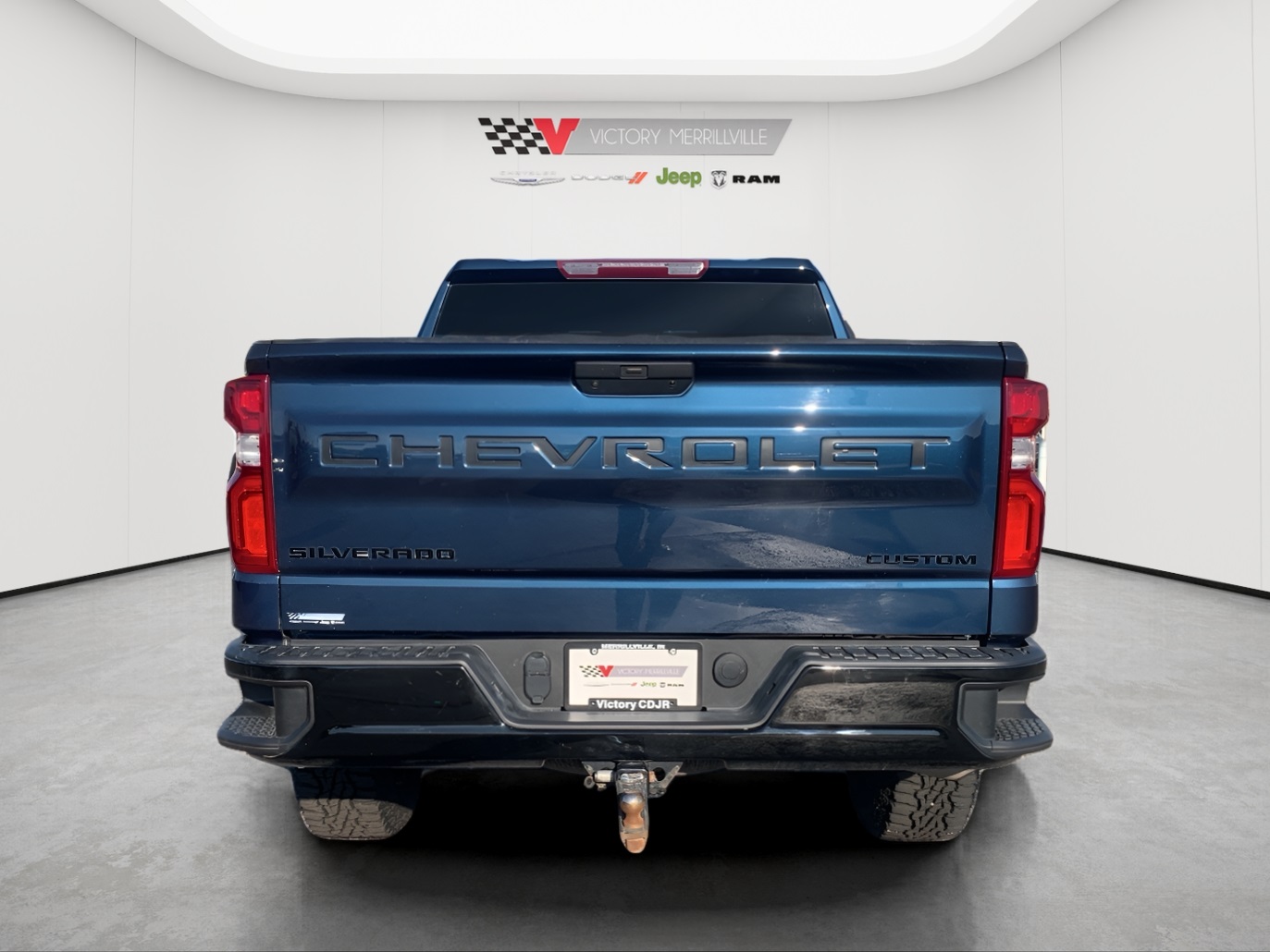 2022 Chevrolet Silverado 1500 Custom Trail Boss photo 3