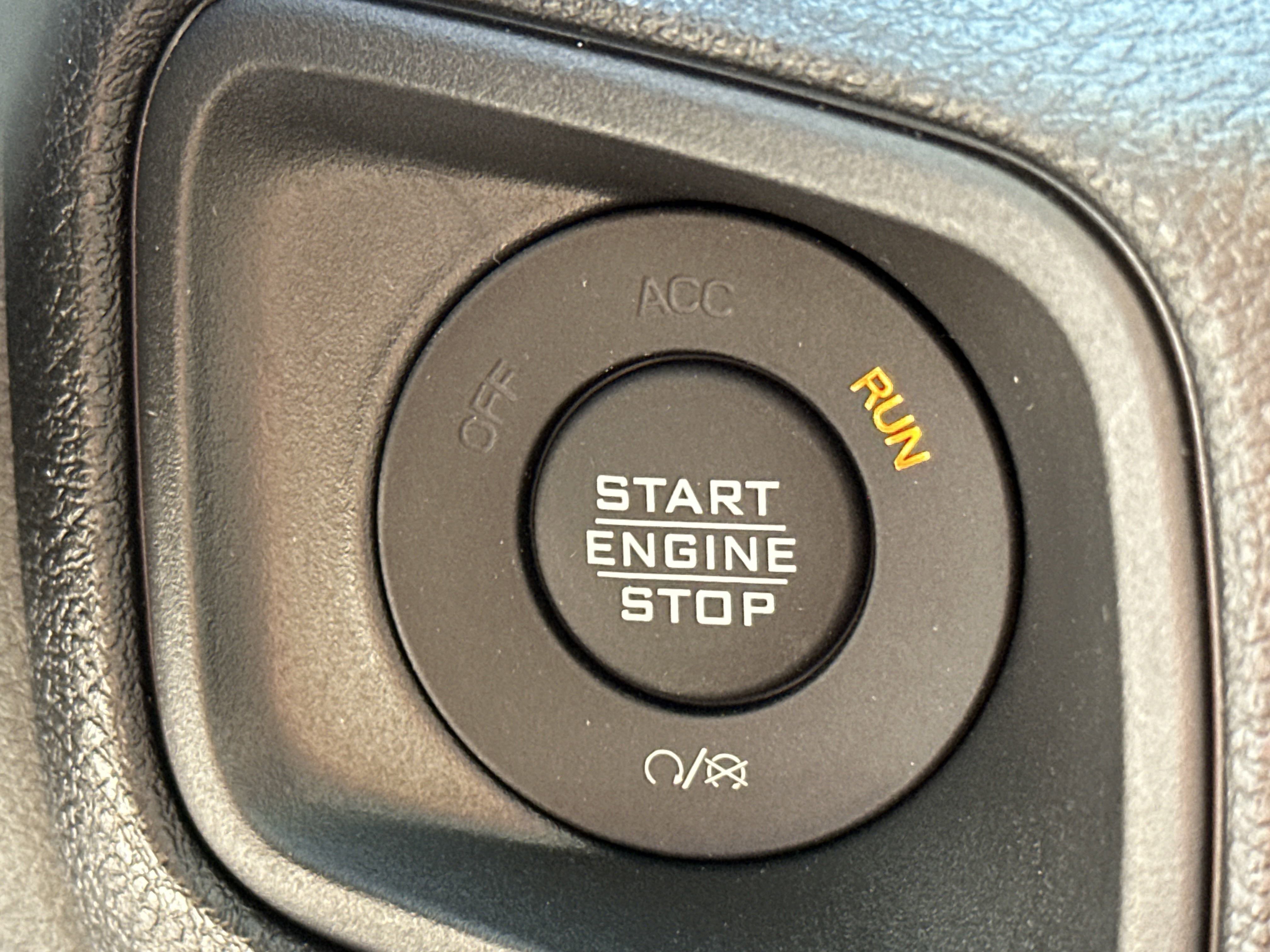 2025 Jeep Wrangler Sport photo 13
