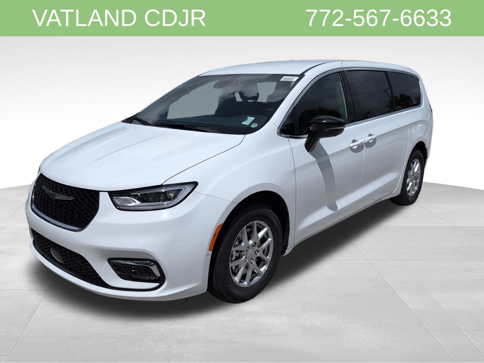 2026 Chrysler Pacifica photo 2