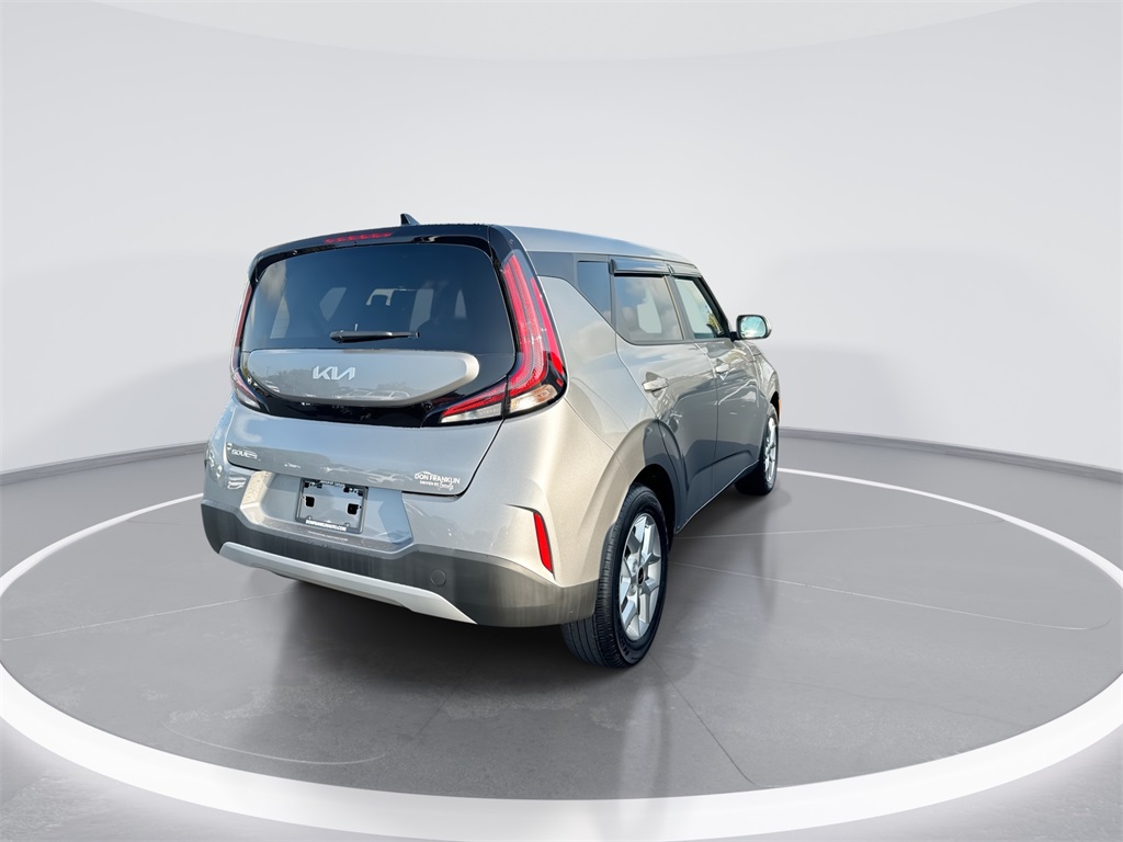 2025 Kia Soul LX photo 7