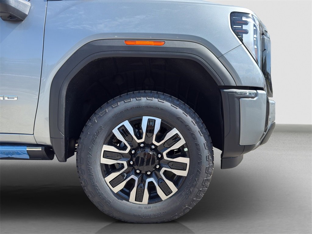 2026 Gmc Sierra 2500 HD Denali photo 2
