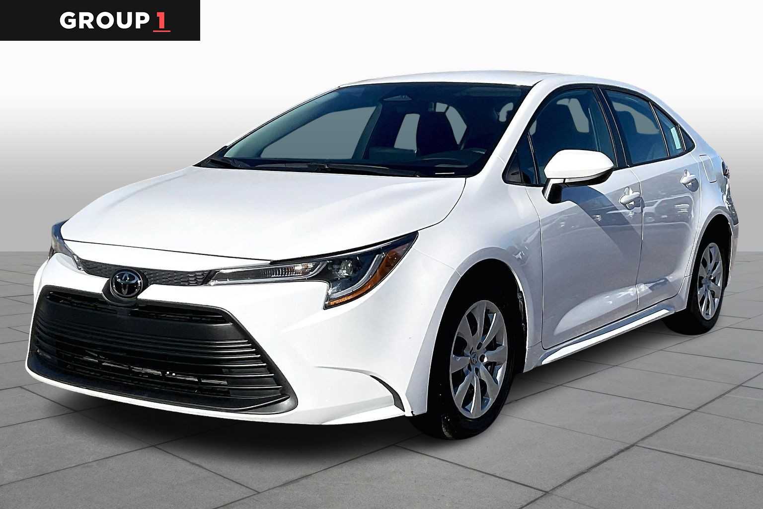 2024 Toyota Corolla LE's photo