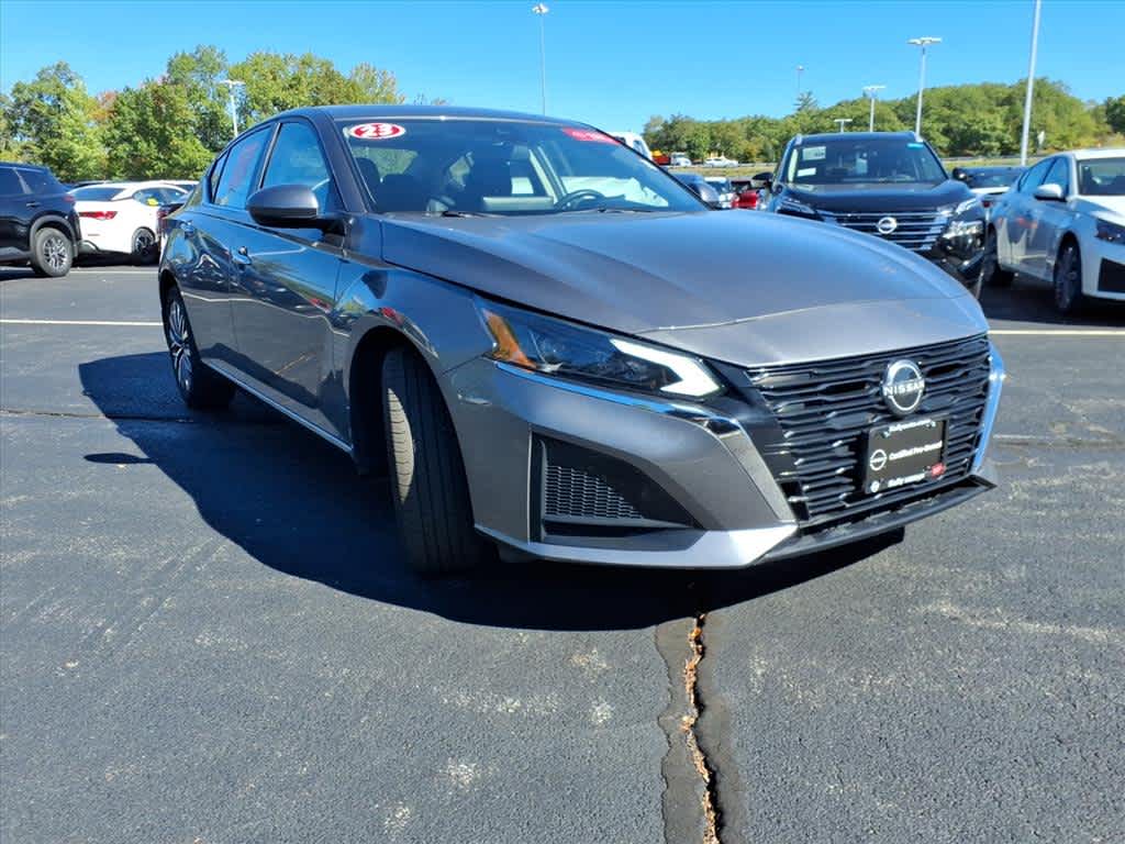 2023 Nissan Altima 2.5 SV photo 3