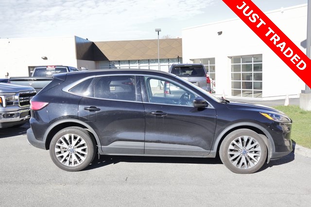 2022 Ford Escape Titanium Hybrid photo 3