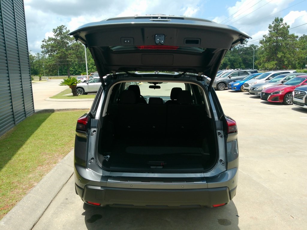 2025 Nissan Rogue SV photo 15