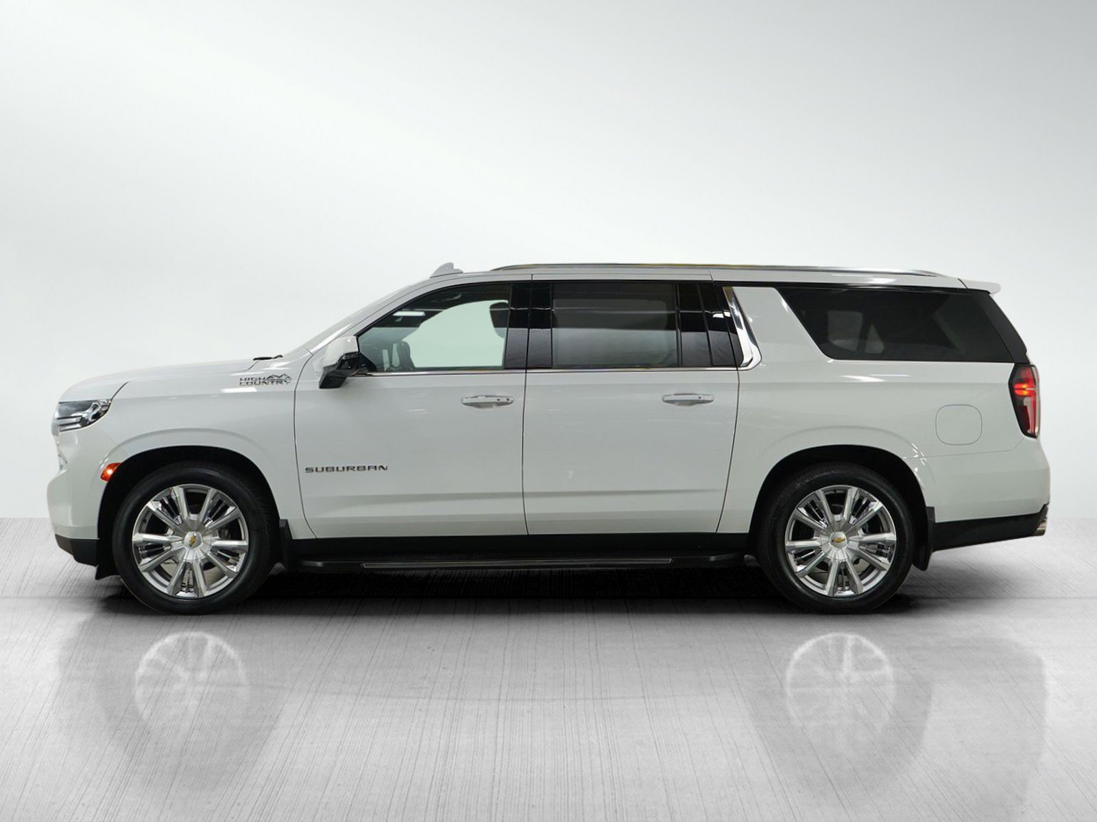 Used 2023 Chevrolet Suburban High Country with VIN 1GNSKGKL8PR276328 for sale in White Bear Lake, Minnesota