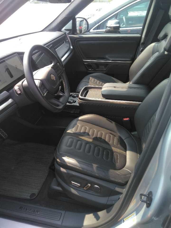 Used 2023 Rivian R1S Adventure with VIN 7PDSGABA6PN011865 for sale in Barrington, IL