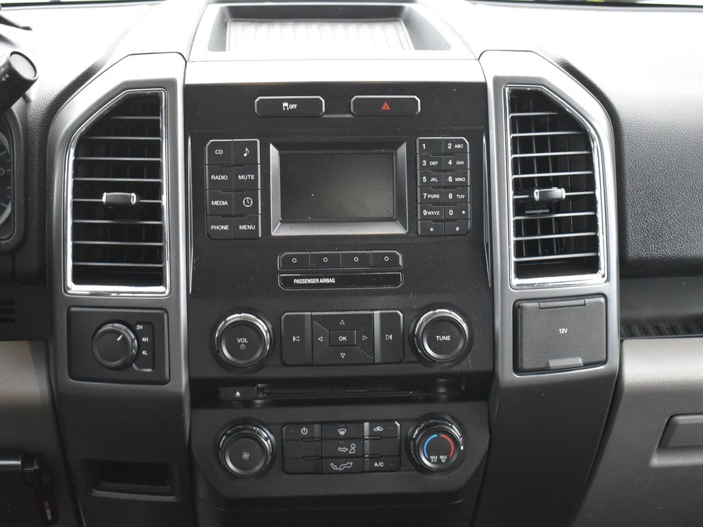 2015 Ford F-150 XLT photo 15