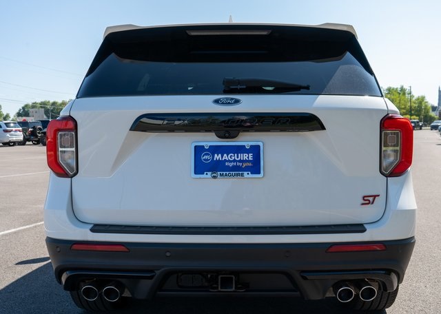 2022 Ford Explorer ST photo 2