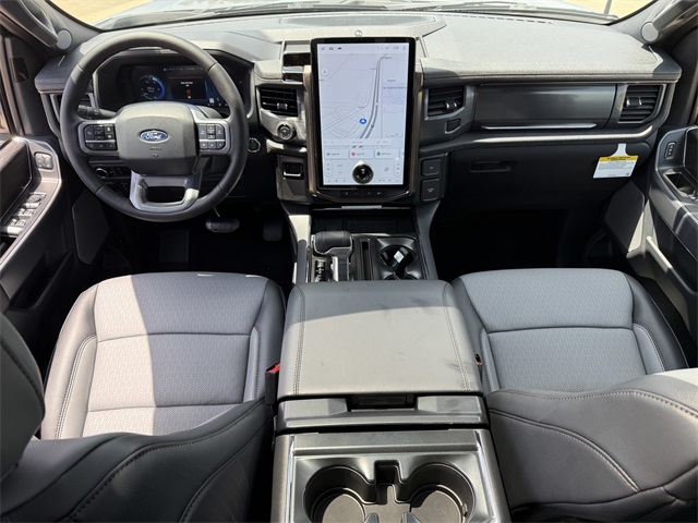 2025 Ford F-150 Lightning Lariat photo 14