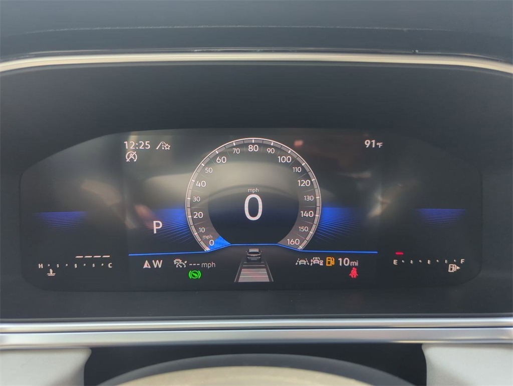 2025 Volkswagen Taos SE photo 12