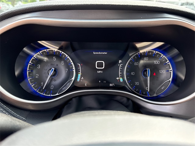 2025 Chrysler Pacifica photo 14