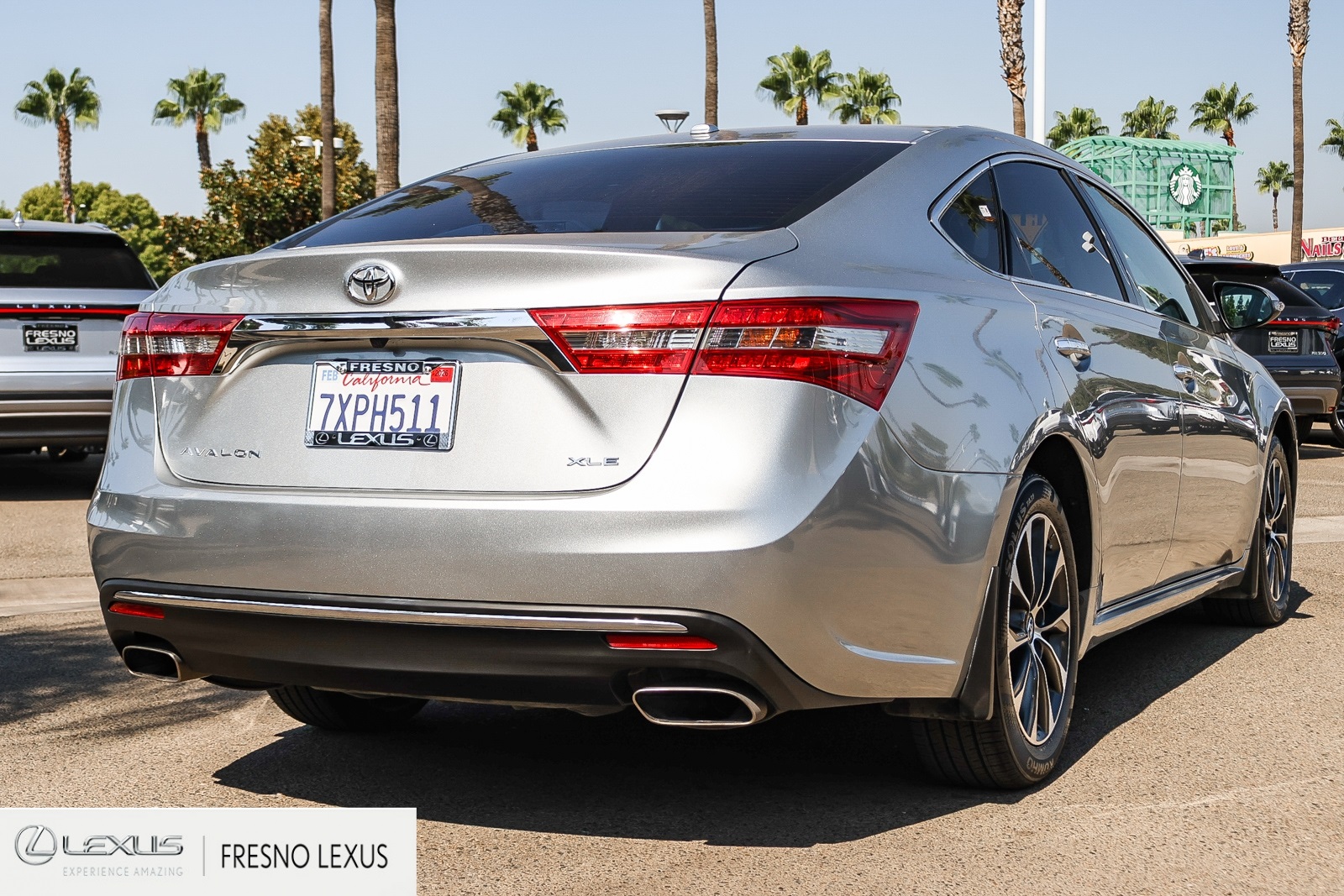 2017 Toyota Avalon XLE Plus photo 6