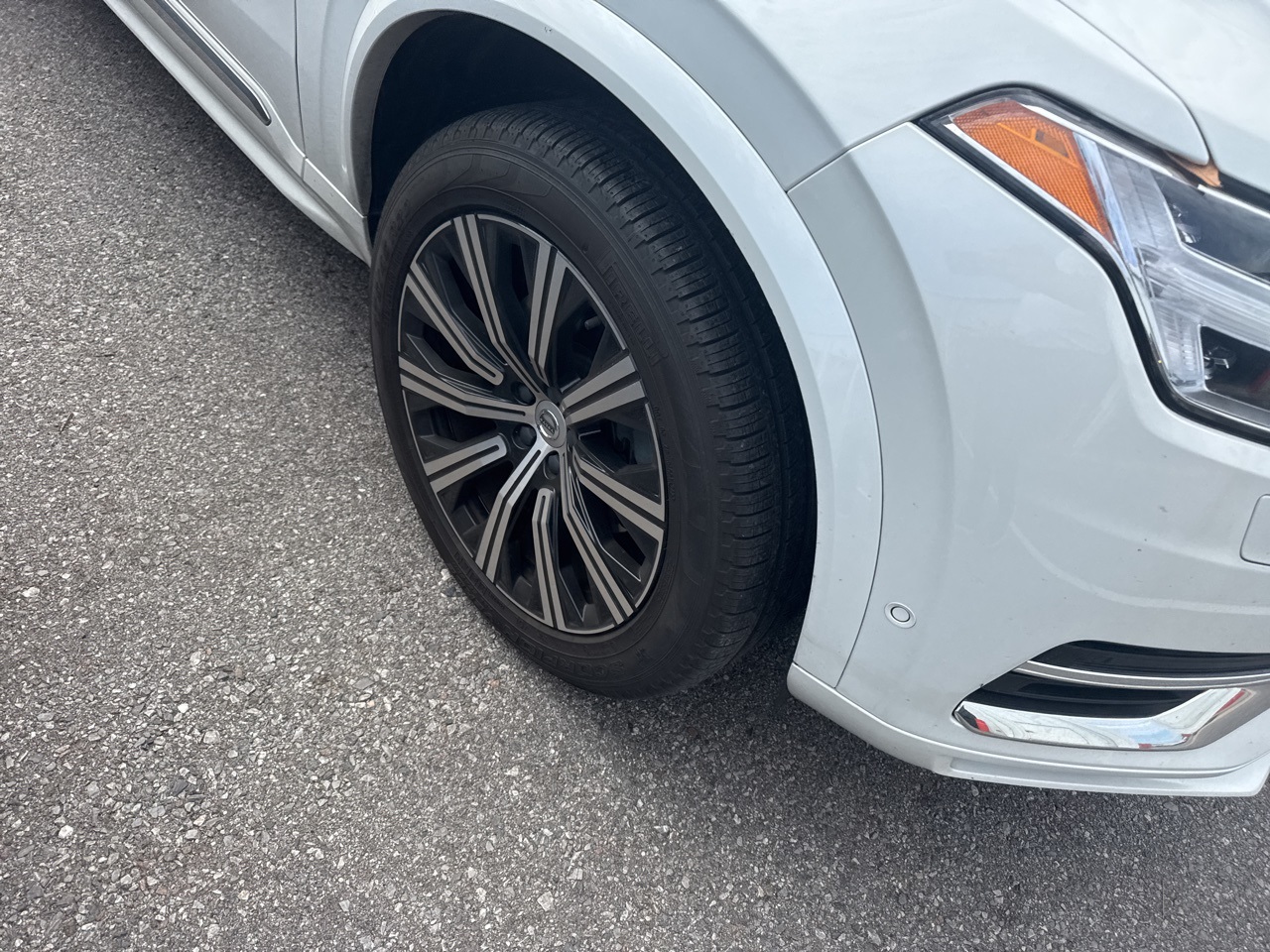 2023 Volvo XC90 Plus photo 3