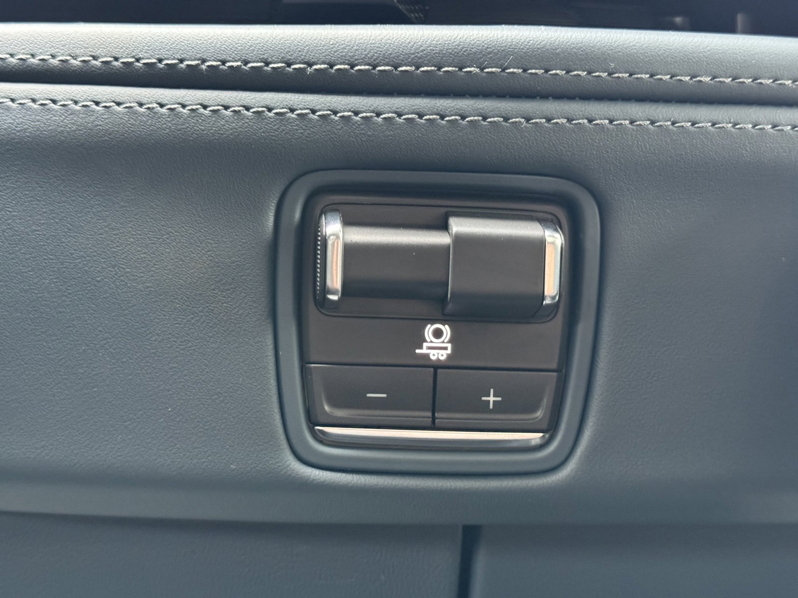2025 Cadillac Escalade IQ Sport photo 26