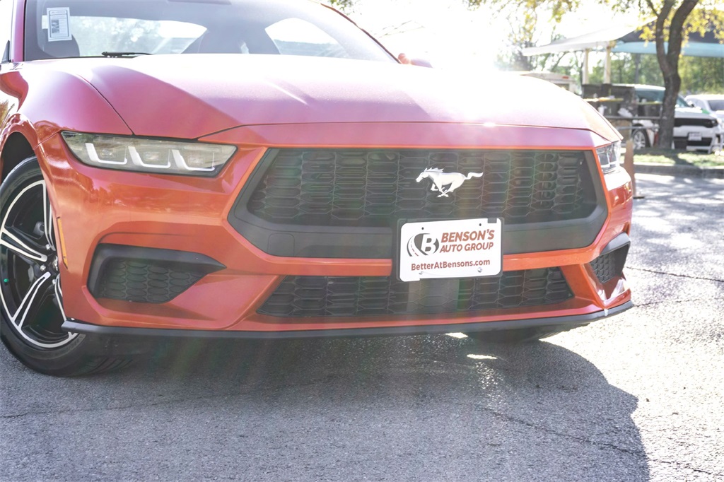 2024 Ford Mustang EcoBoost Premium photo 3