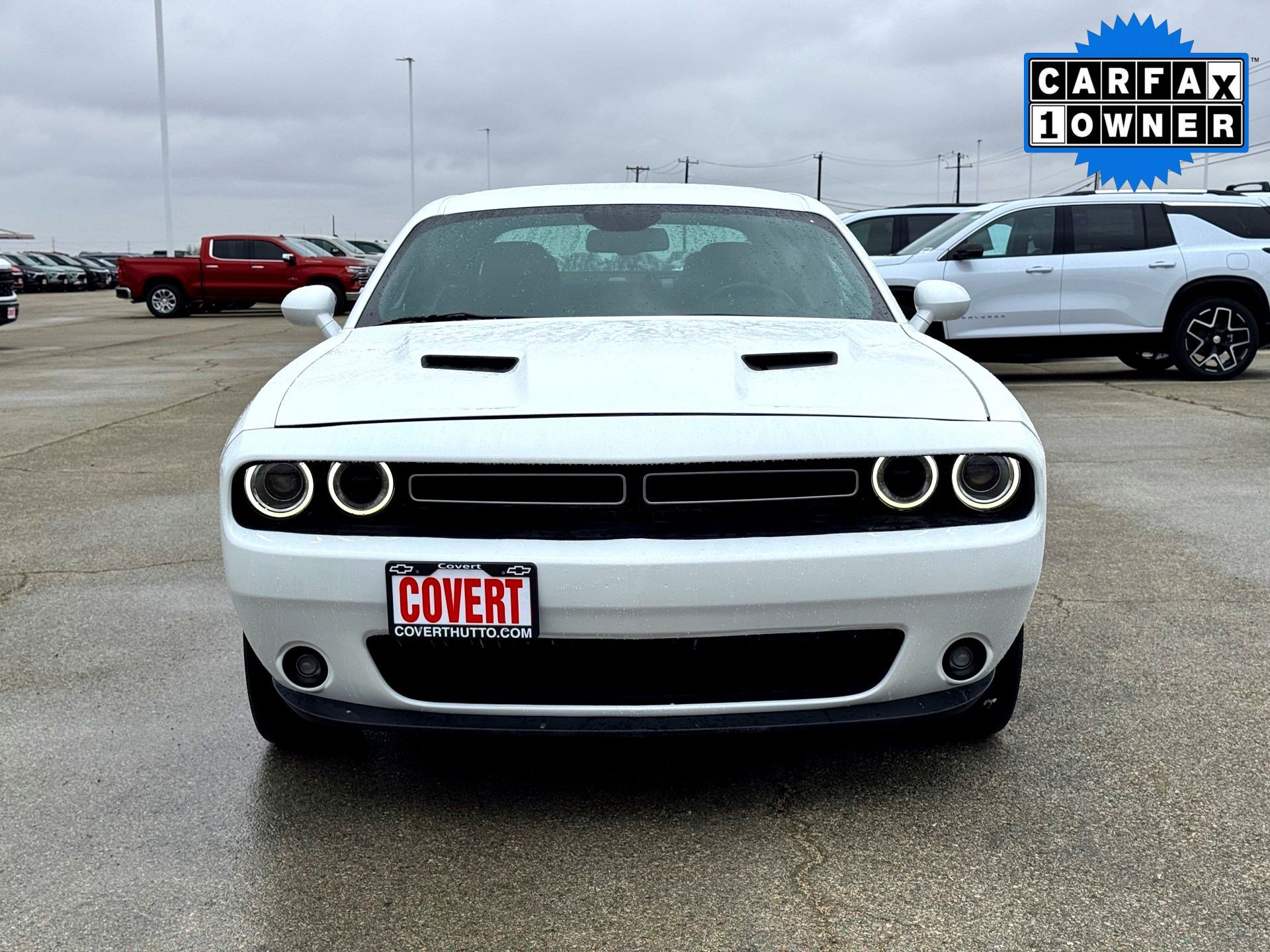 2022 Dodge Challenger SXT photo 2