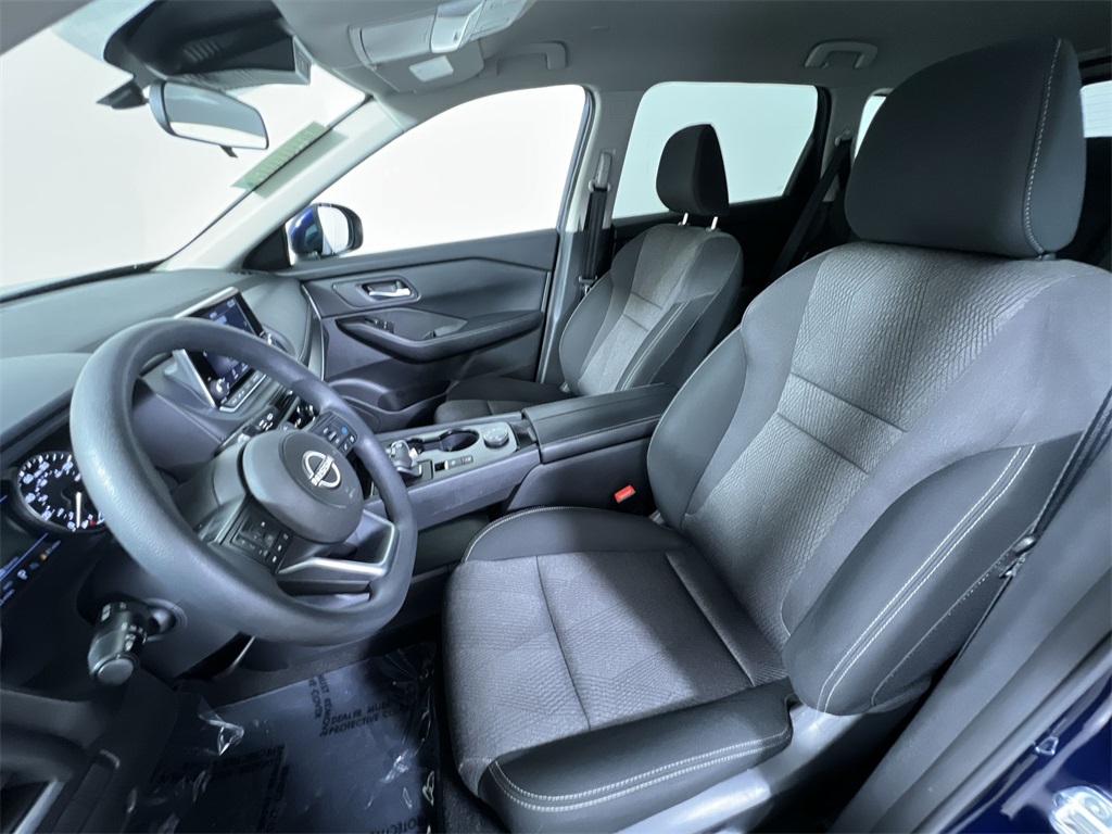 2024 Nissan Rogue SV photo 12