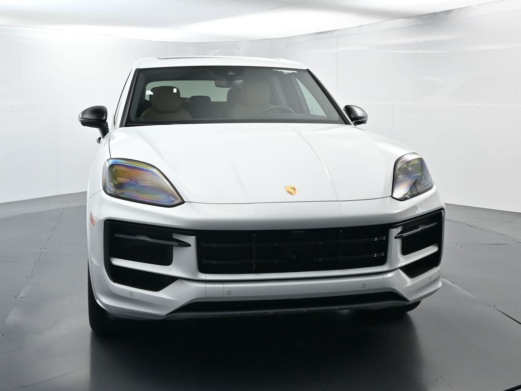 2026 Porsche Cayenne GTS photo 14