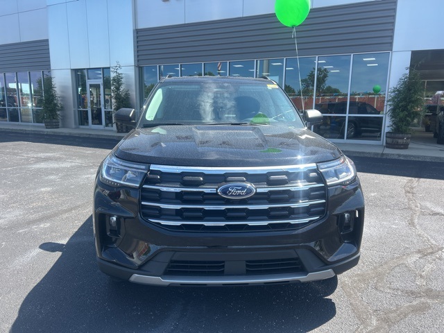 2025 Ford Explorer photo 9