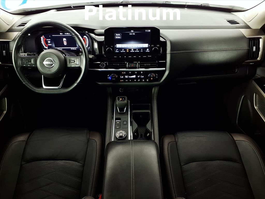2023 Nissan Pathfinder Platinum photo 7