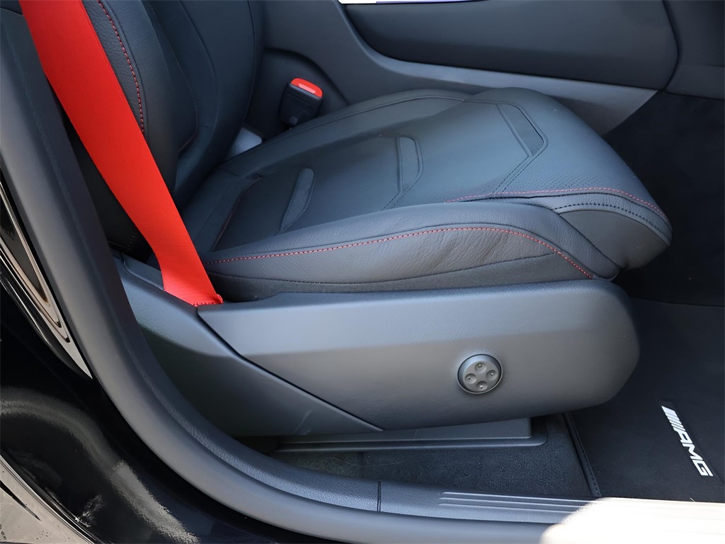 2025 Mercedes Benz GLC 43 AMG 4MATIC photo 13