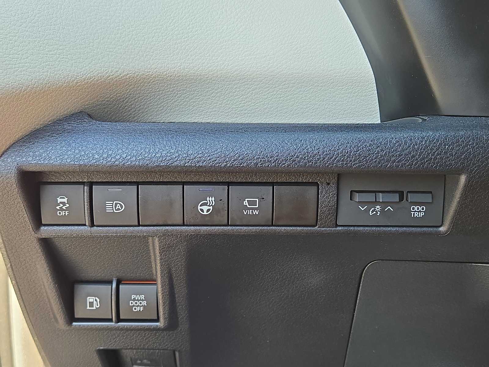 2024 Toyota Sienna Platinum photo 22