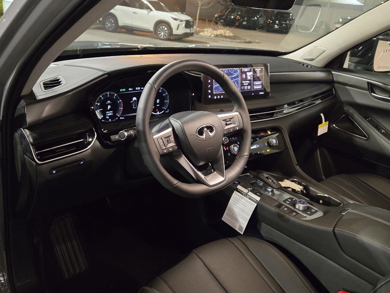 2026 Infiniti QX4 Luxe photo 4