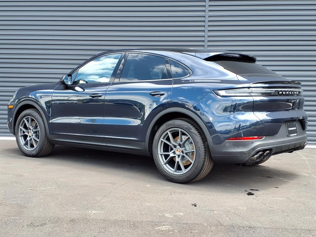 2025 Porsche Cayenne Coupe photo 3