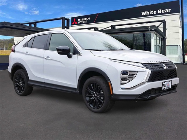 2025 Mitsubishi Eclipse Cross LE's photo