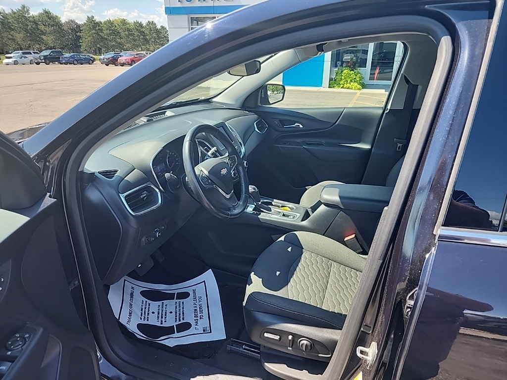 2020 Chevrolet Equinox LT photo 9