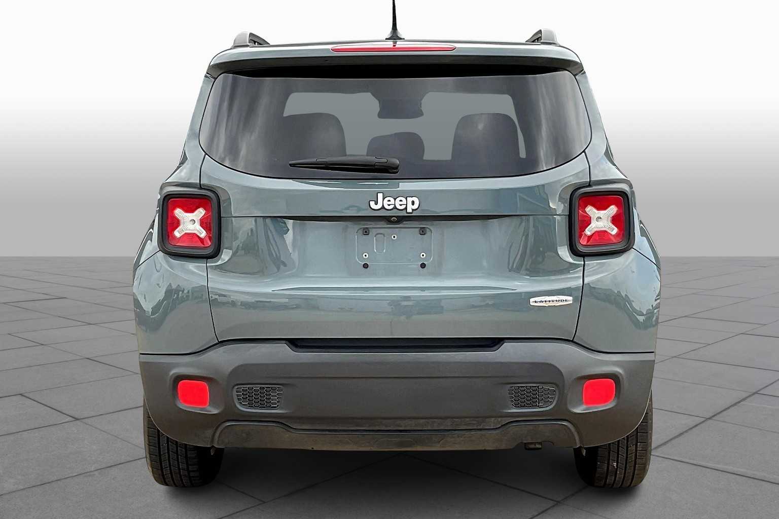 2017 Jeep Renegade Latitude North Edition photo 4