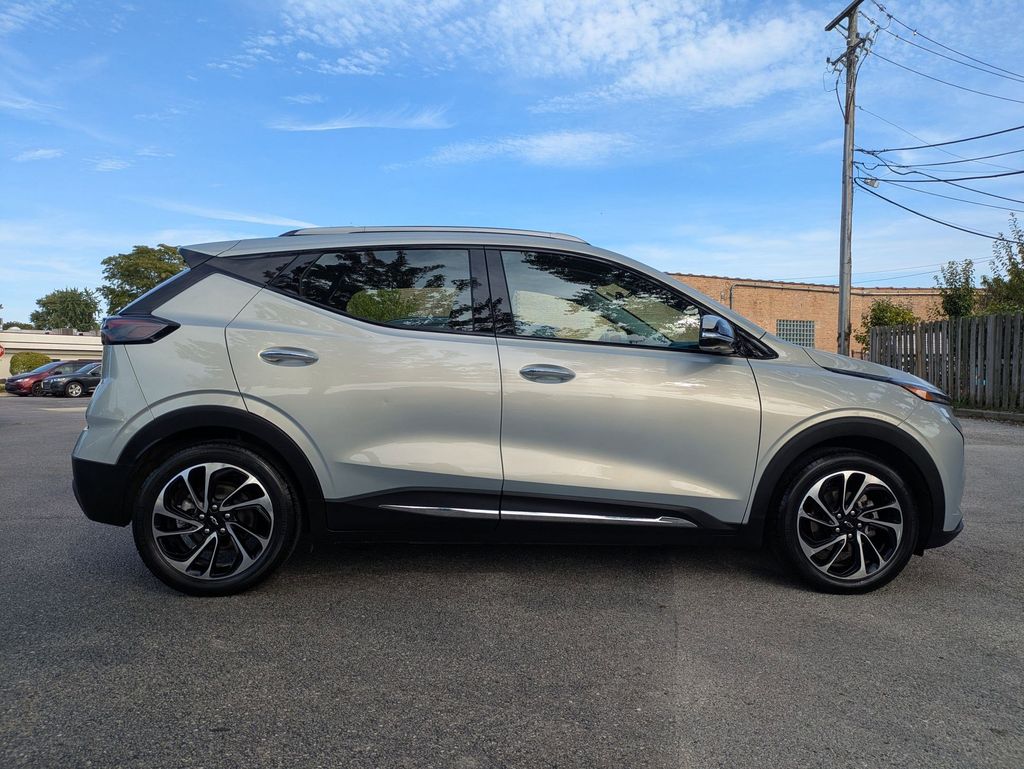 2022 Chevrolet Bolt EUV Premier photo 7