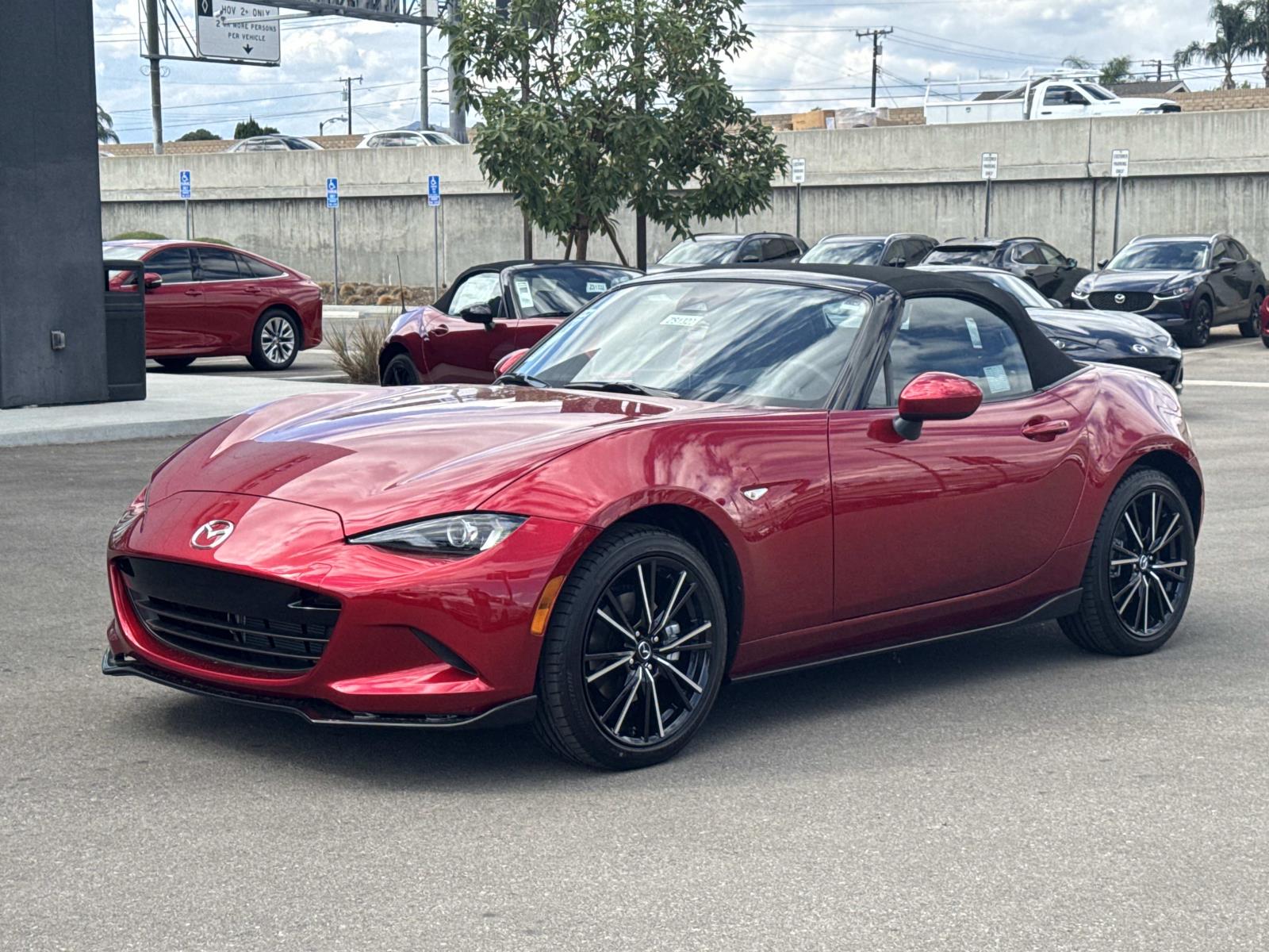 2025 Mazda MX-5 Miata Miata Grand Touring photo 3