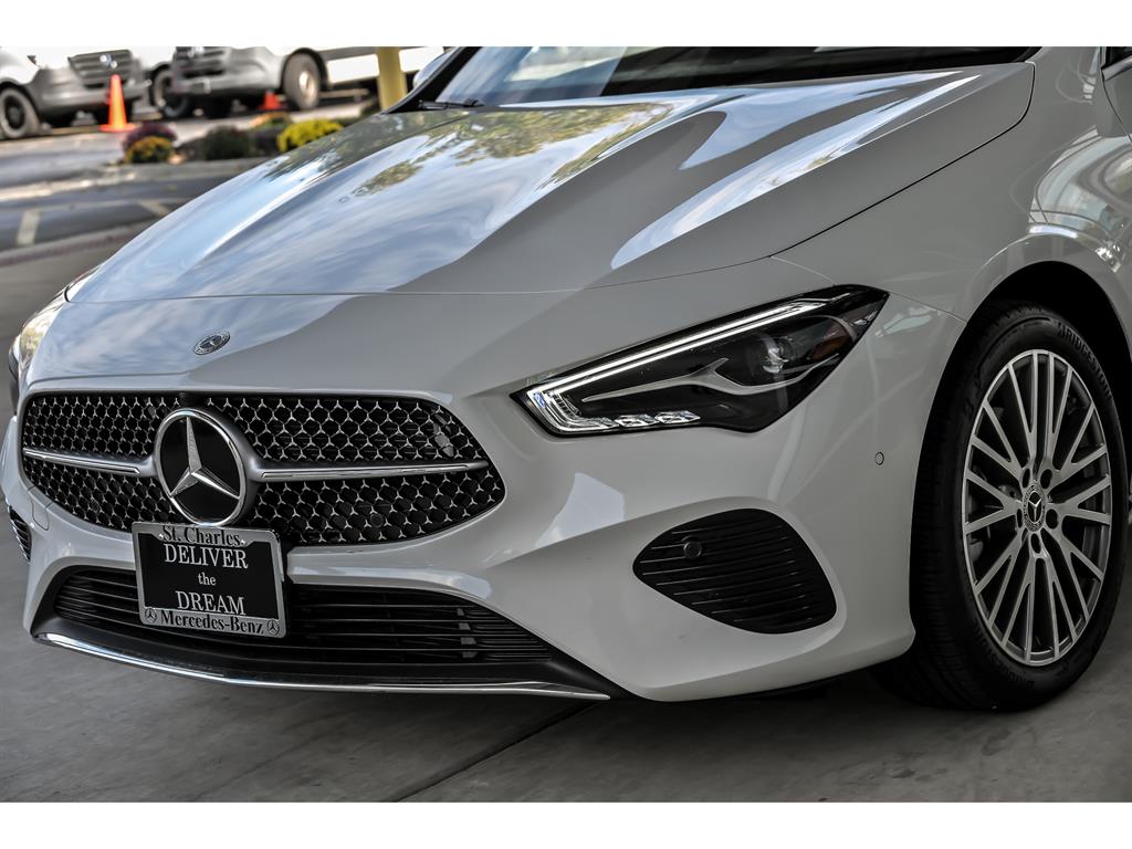 2025 Mercedes Benz CLA 250 4MATIC photo 4