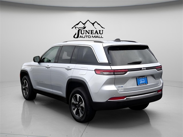 2024 Jeep Cherokee Limited 4xe photo 3