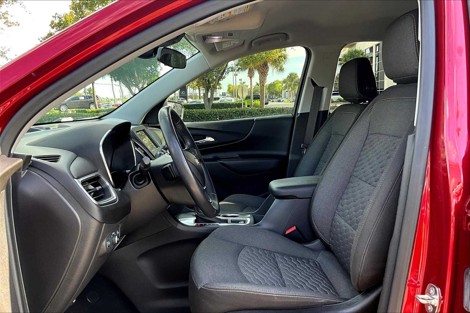 2020 Chevrolet Equinox LT photo 7