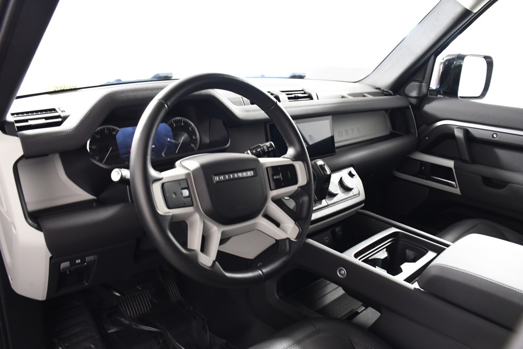 2023 Land Rover Defender 110 SE photo 12