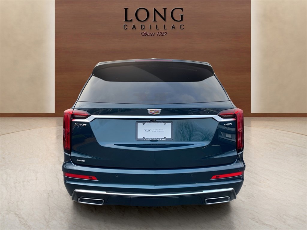 2025 Cadillac XT4 Premium Luxury photo 4