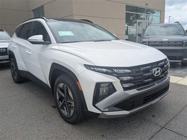 New 2025 White Hyundai SEL Convenience image 4
