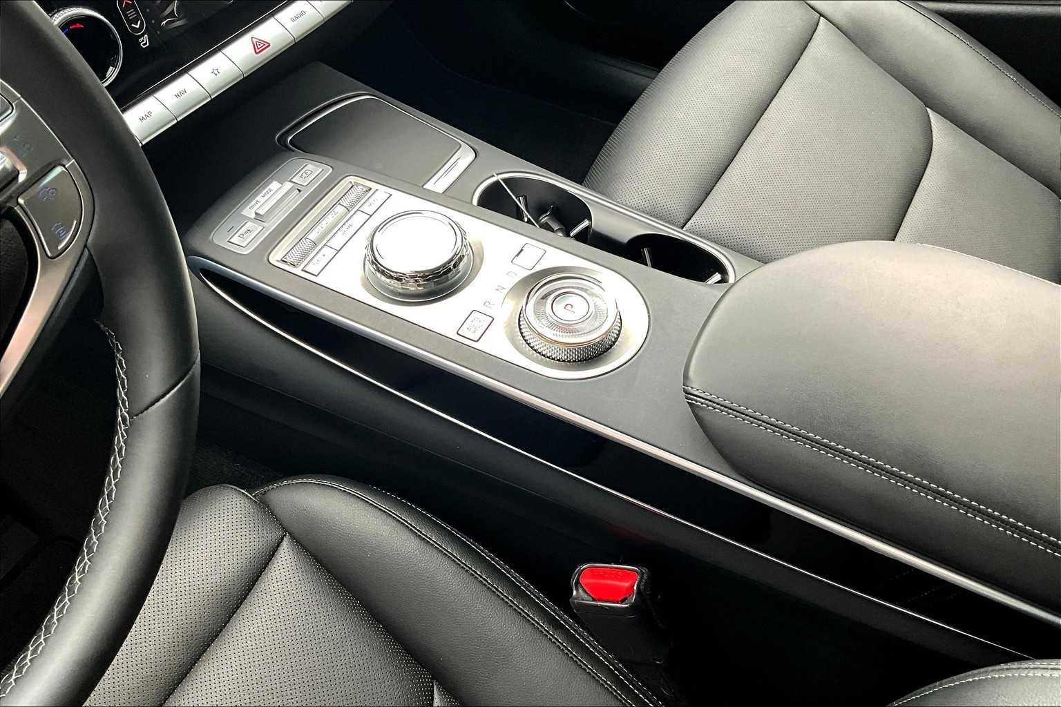 2025 Genesis GV70 2.5T photo 14