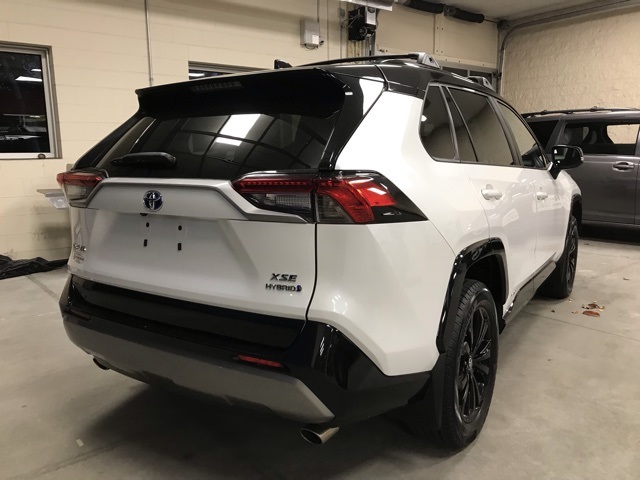 2023 Toyota RAV4 Hybrid XSE photo 3