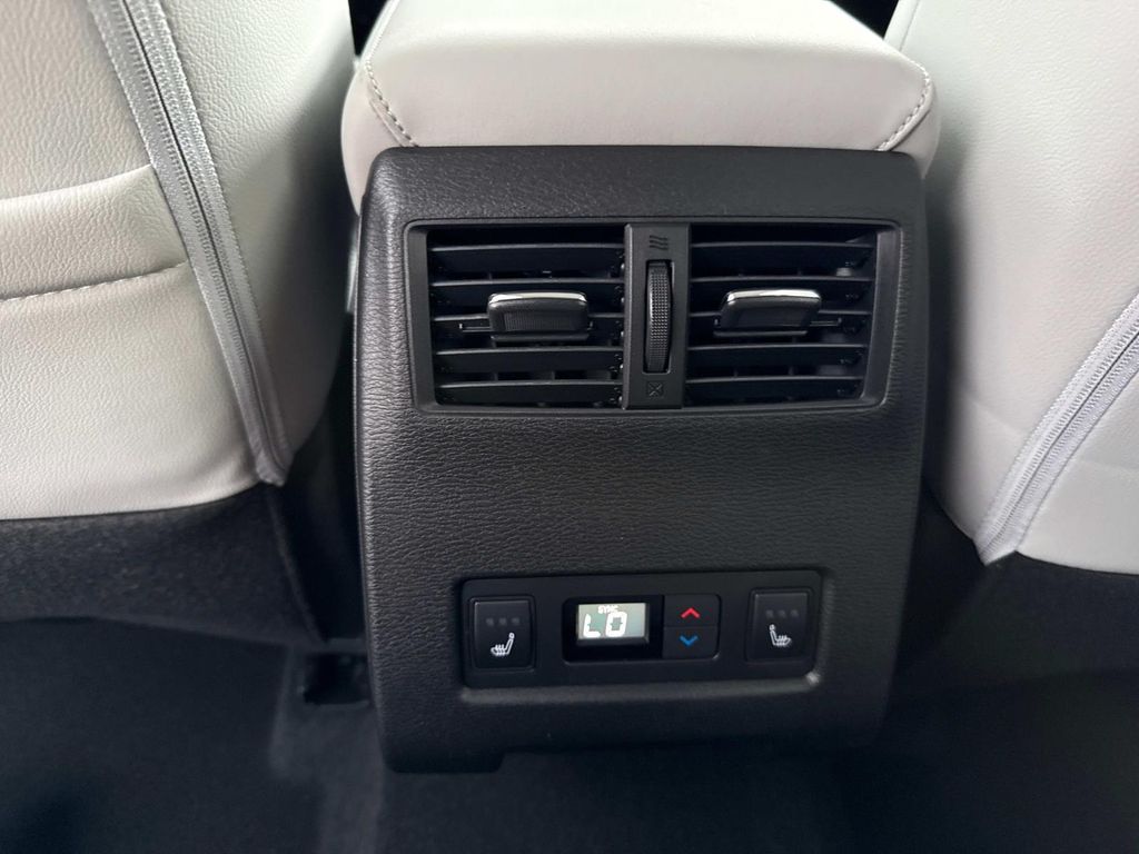 2025 Mitsubishi Outlander SEL GT photo 17