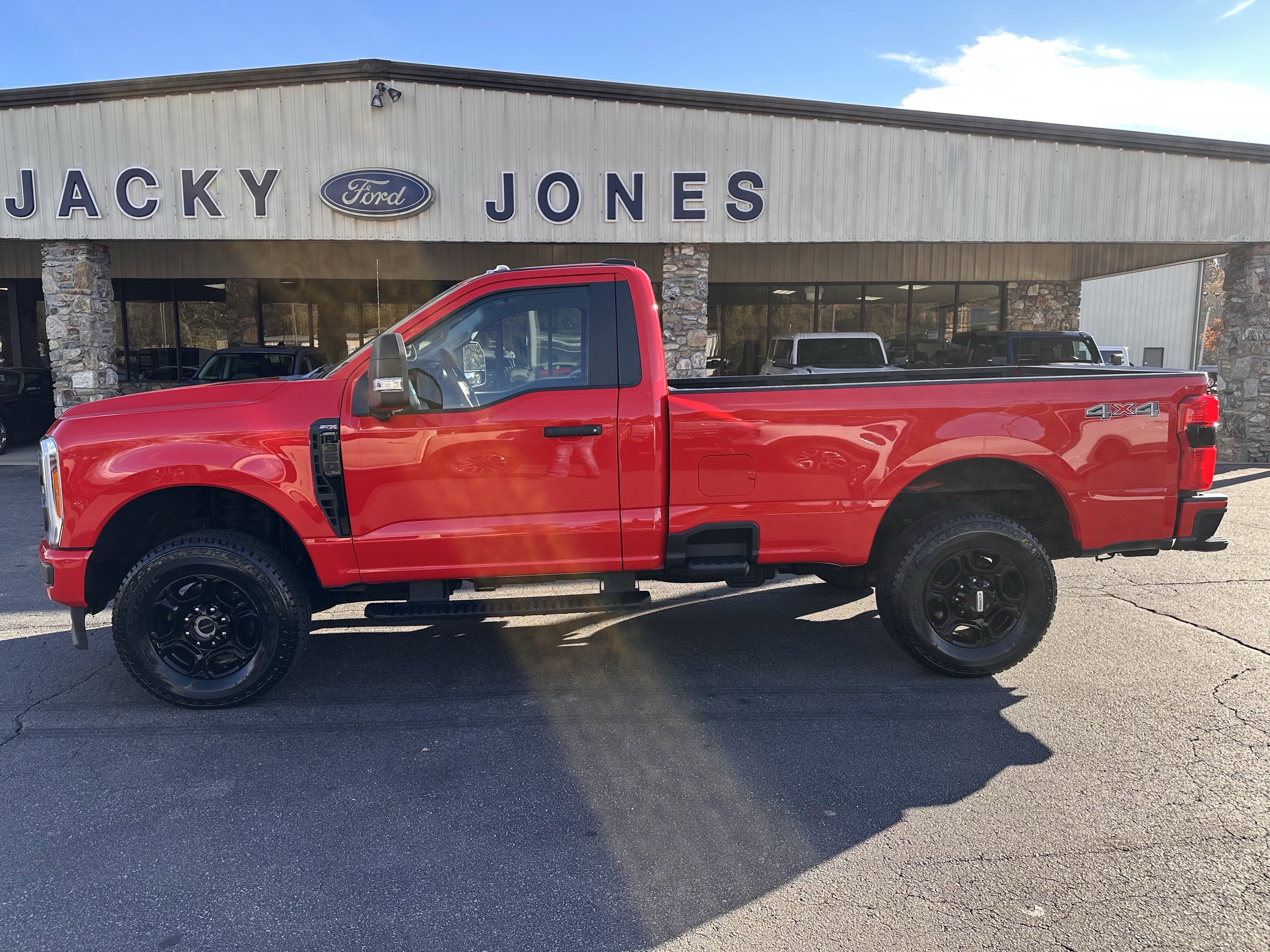 2023 Ford F-350 Super Duty XL's photo