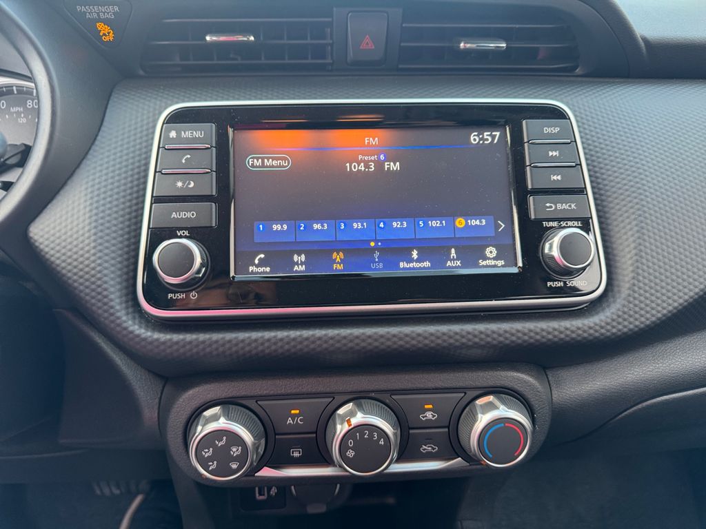 2024 Nissan Kicks S photo 11