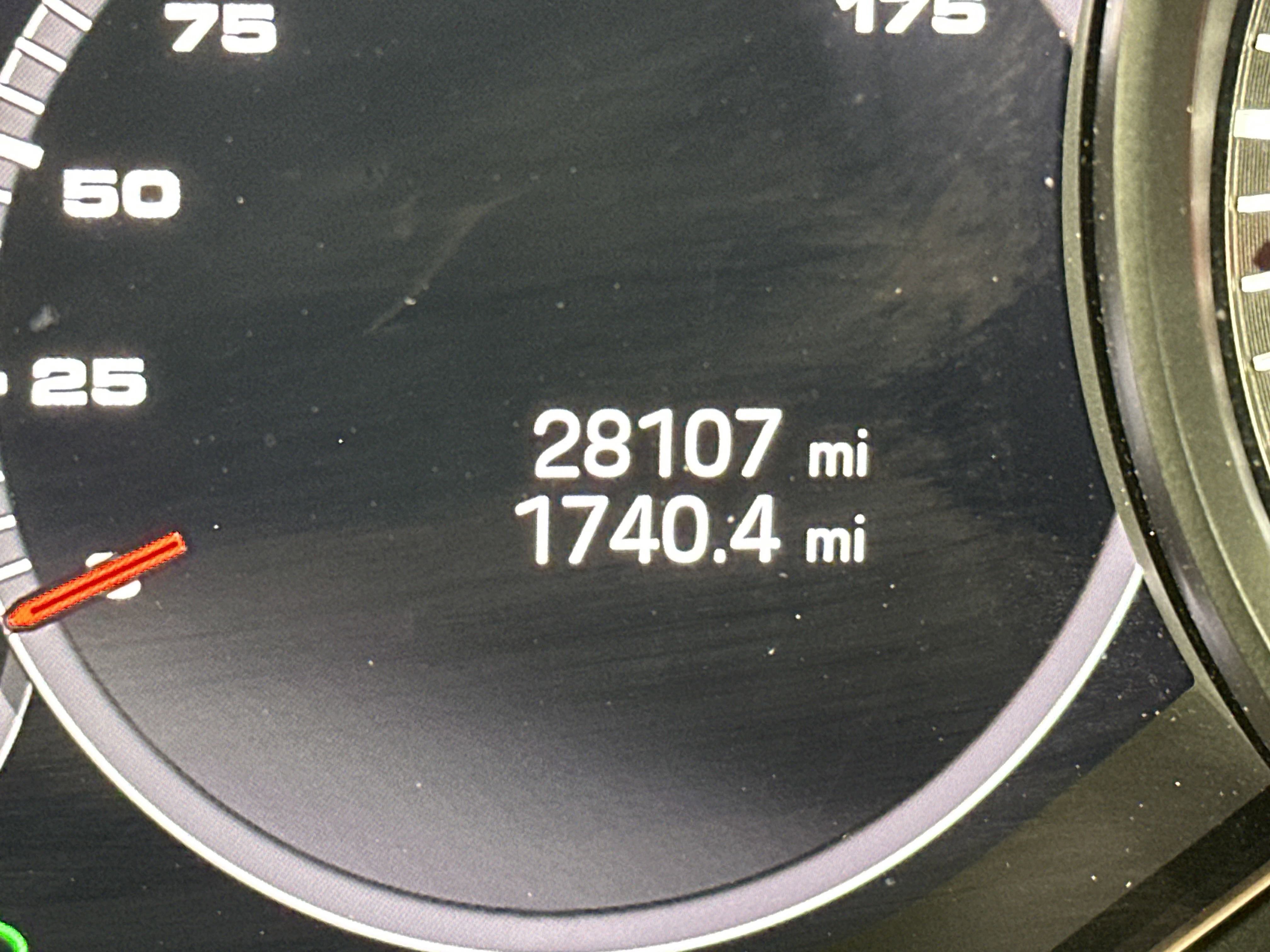 2022 Porsche Cayenne Base photo 3
