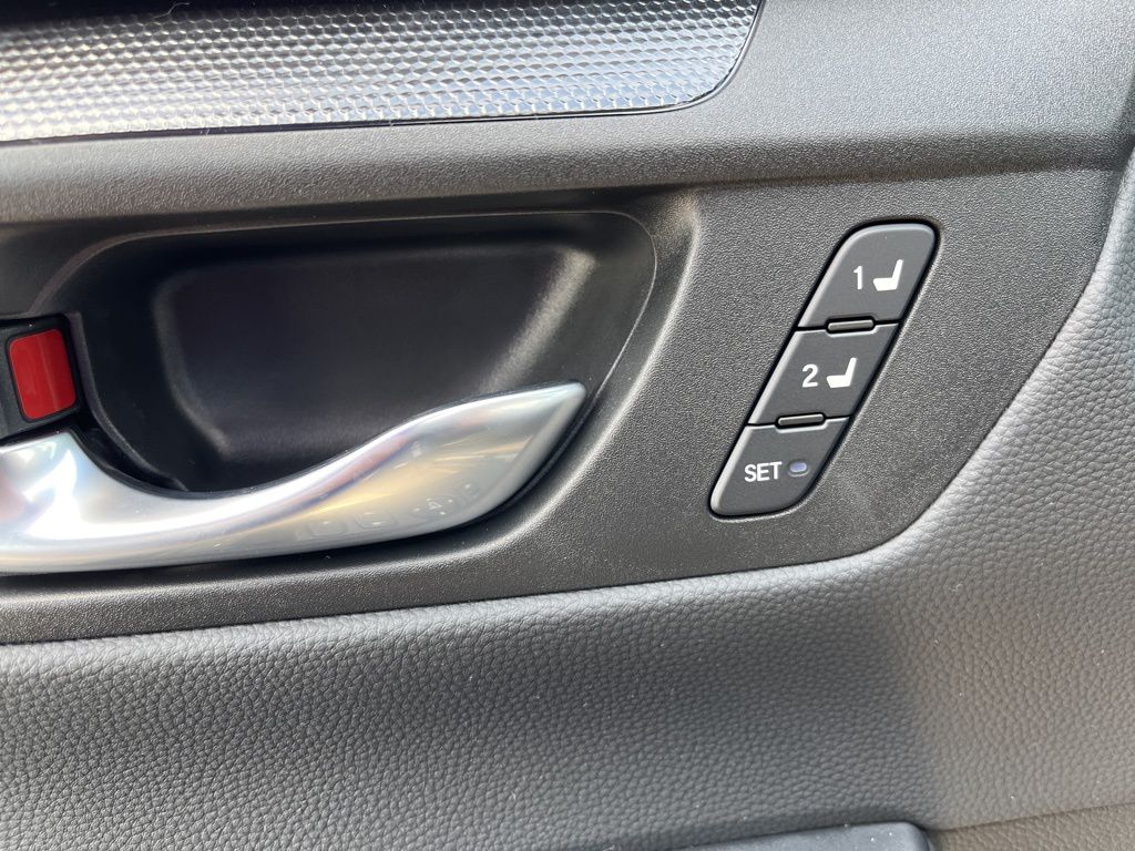 2026 Honda CR-V Hybrid Sport-L photo 4