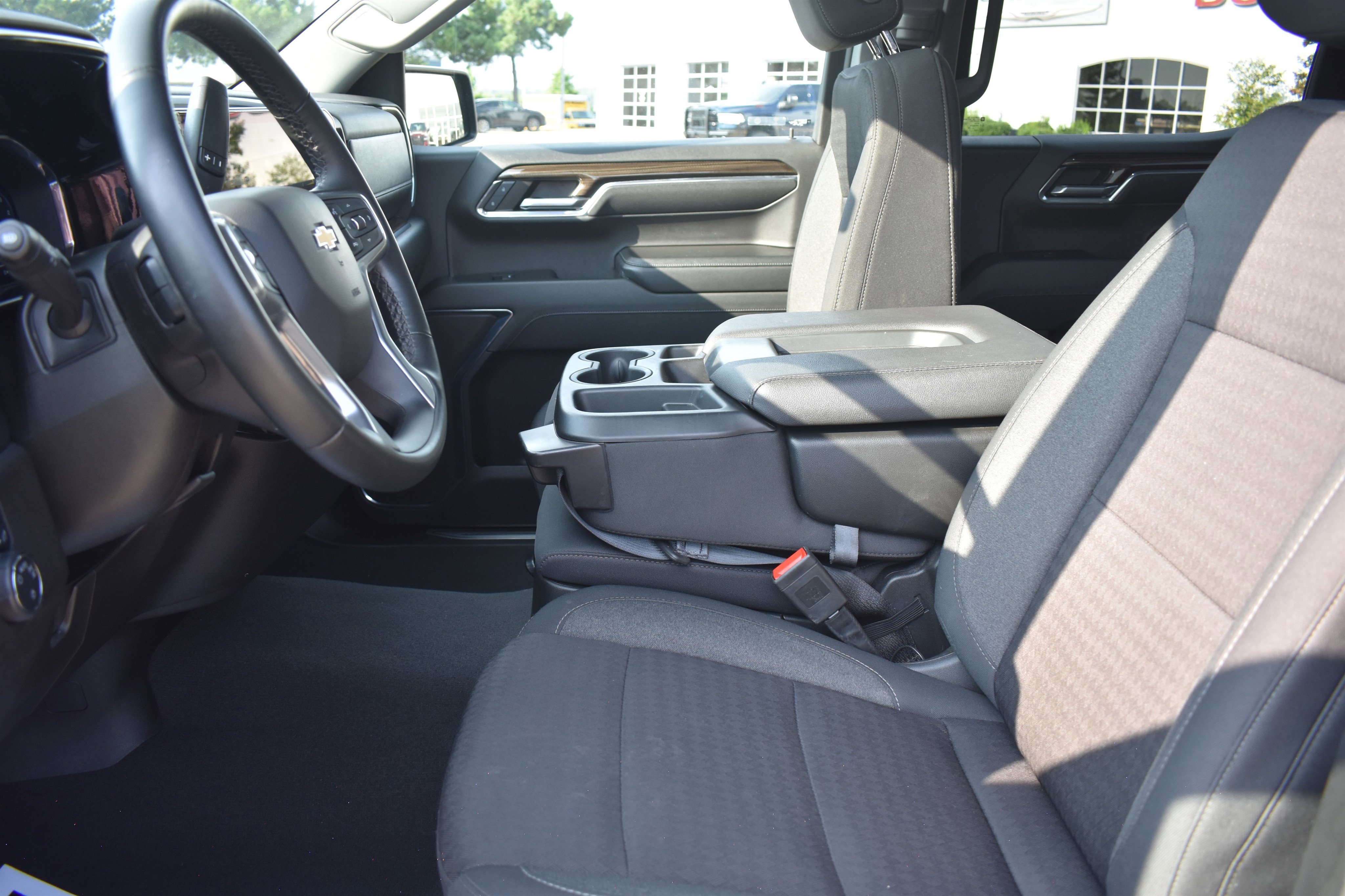 2024 Chevrolet Silverado 1500 LT photo 8