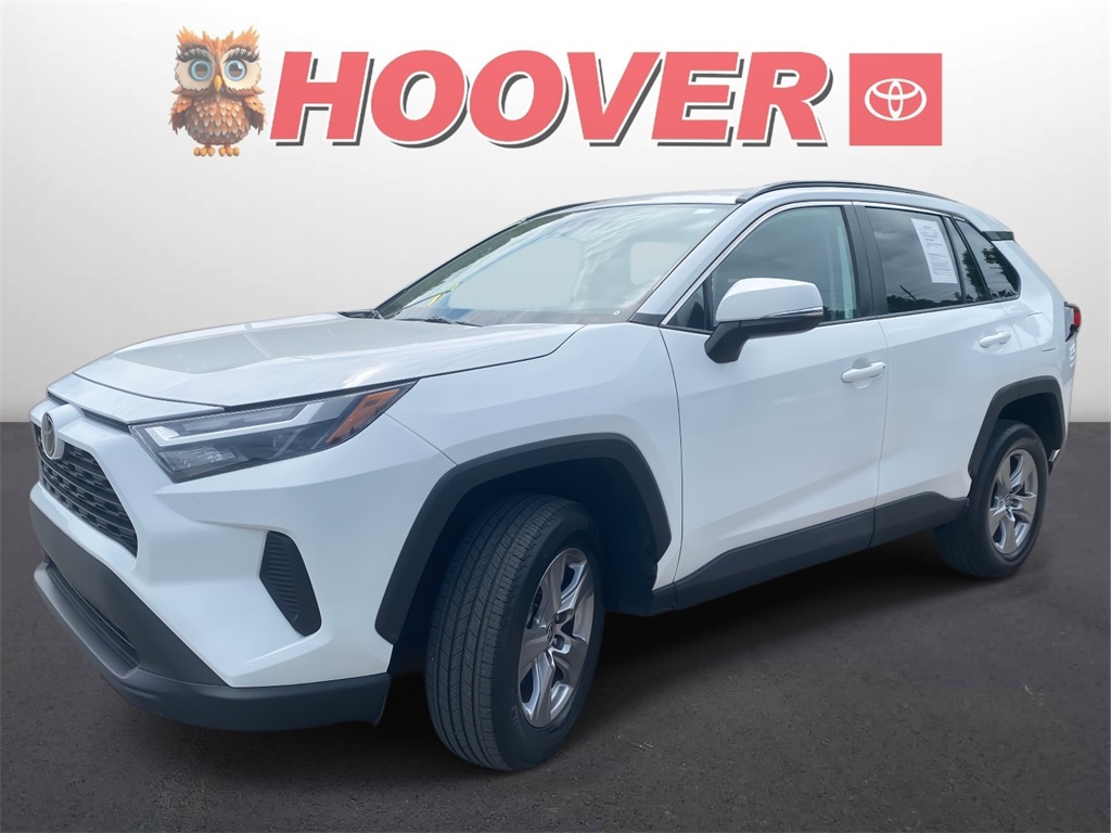 2023 Toyota RAV4 XLE photo 4